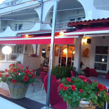 Garfild Guest House Novi Vinodolski Eksteriør billede