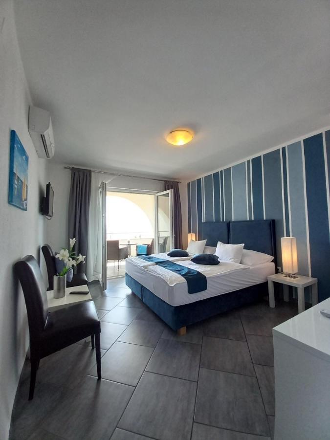 Garfild Guest House Novi Vinodolski Eksteriør billede