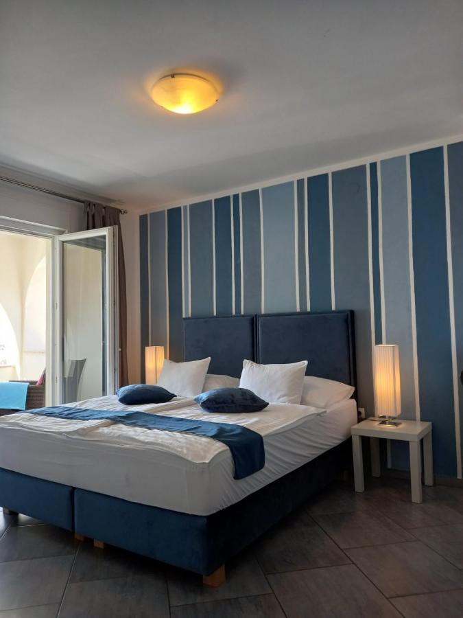 Garfild Guest House Novi Vinodolski Eksteriør billede