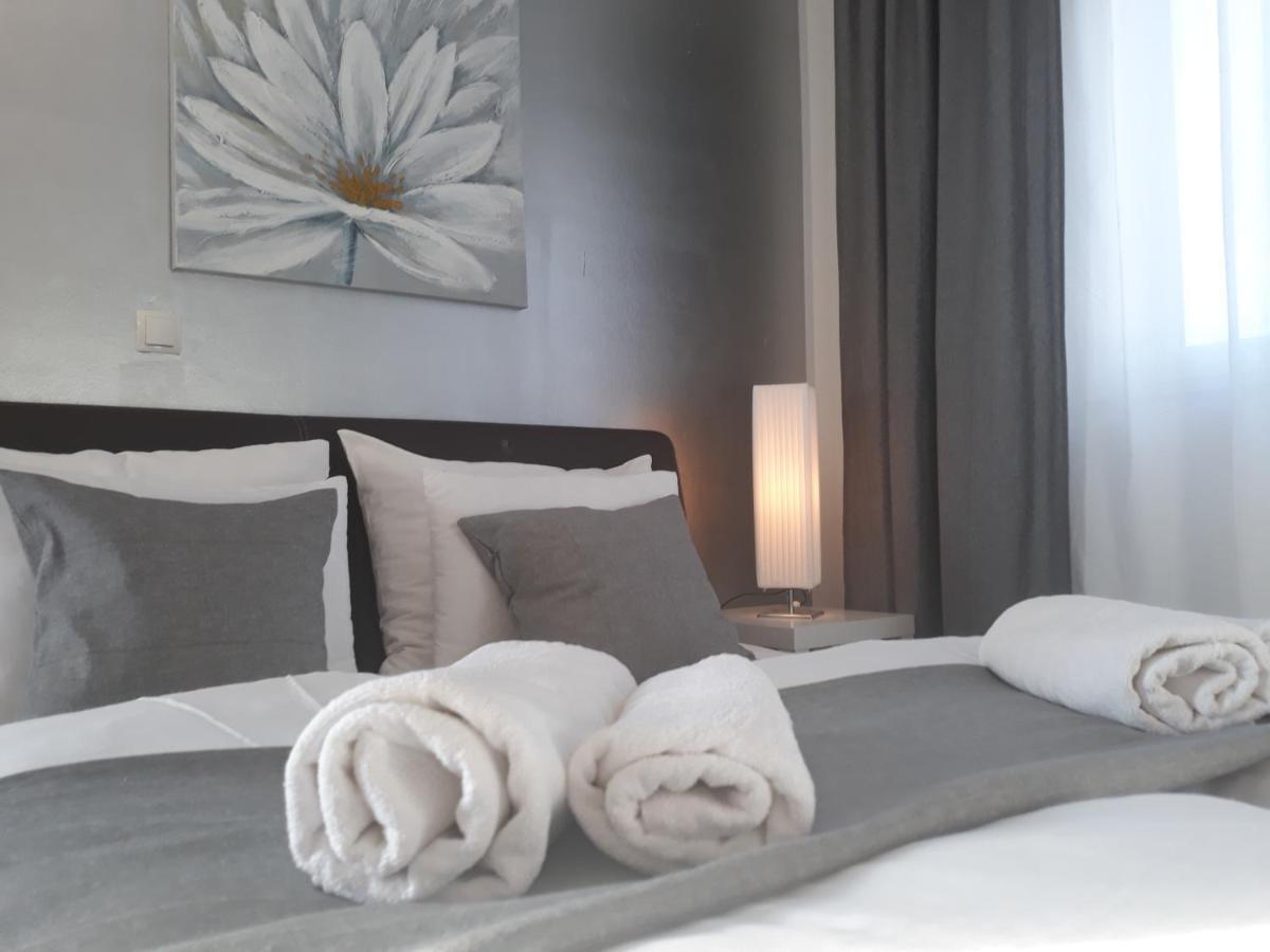 Garfild Guest House Novi Vinodolski Værelse billede