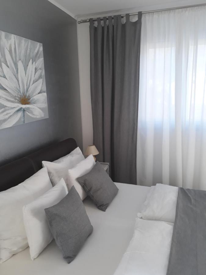 Garfild Guest House Novi Vinodolski Værelse billede
